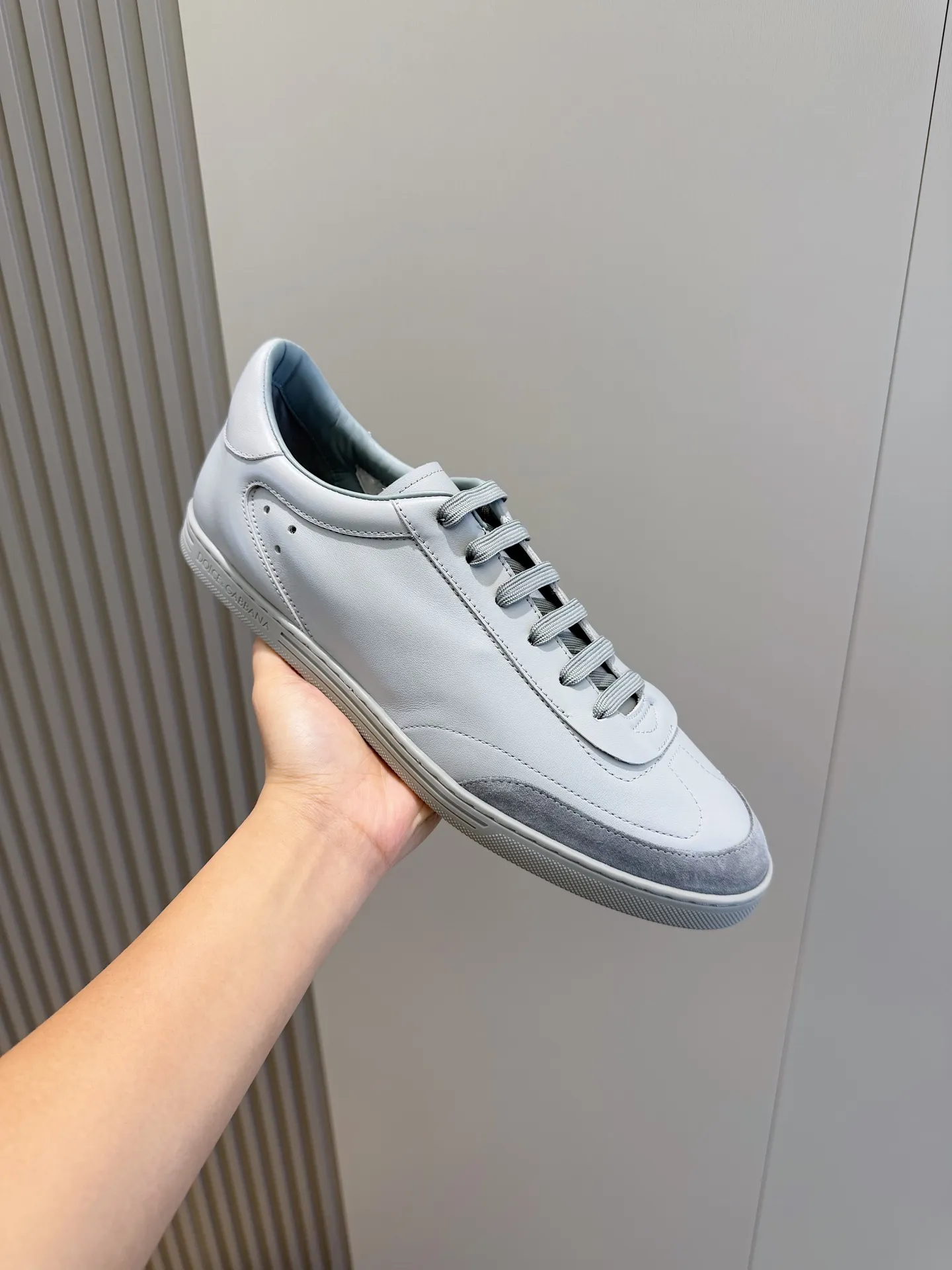 Men's Men's Shoes💰400 [New Style]🐏🐏DG men's calfskin sneakers Portofino Yacht shoes, simple and versatile design, unique saddle leather soles. The Dolce &G logo rear wing is the icing on the cake. Imported cowhide + rubber outsole Size: 39-44 (customized at 38.45)